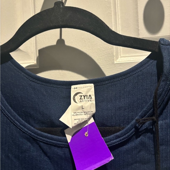 Zyia Tank Top - Picture 2 of 3